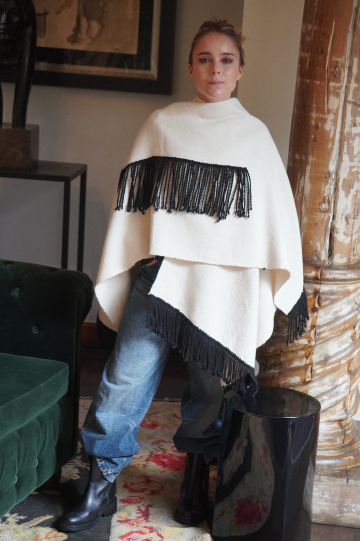 Manta Alpaca Blanca/Flecos Negros