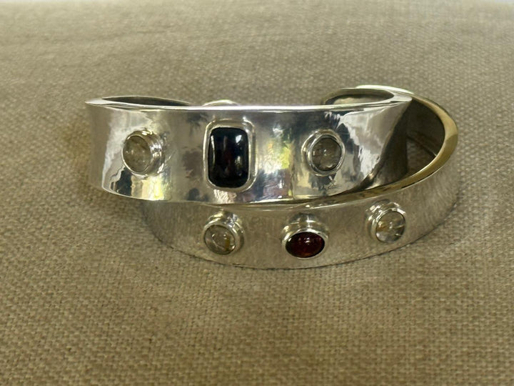 Esclava de plata piedras