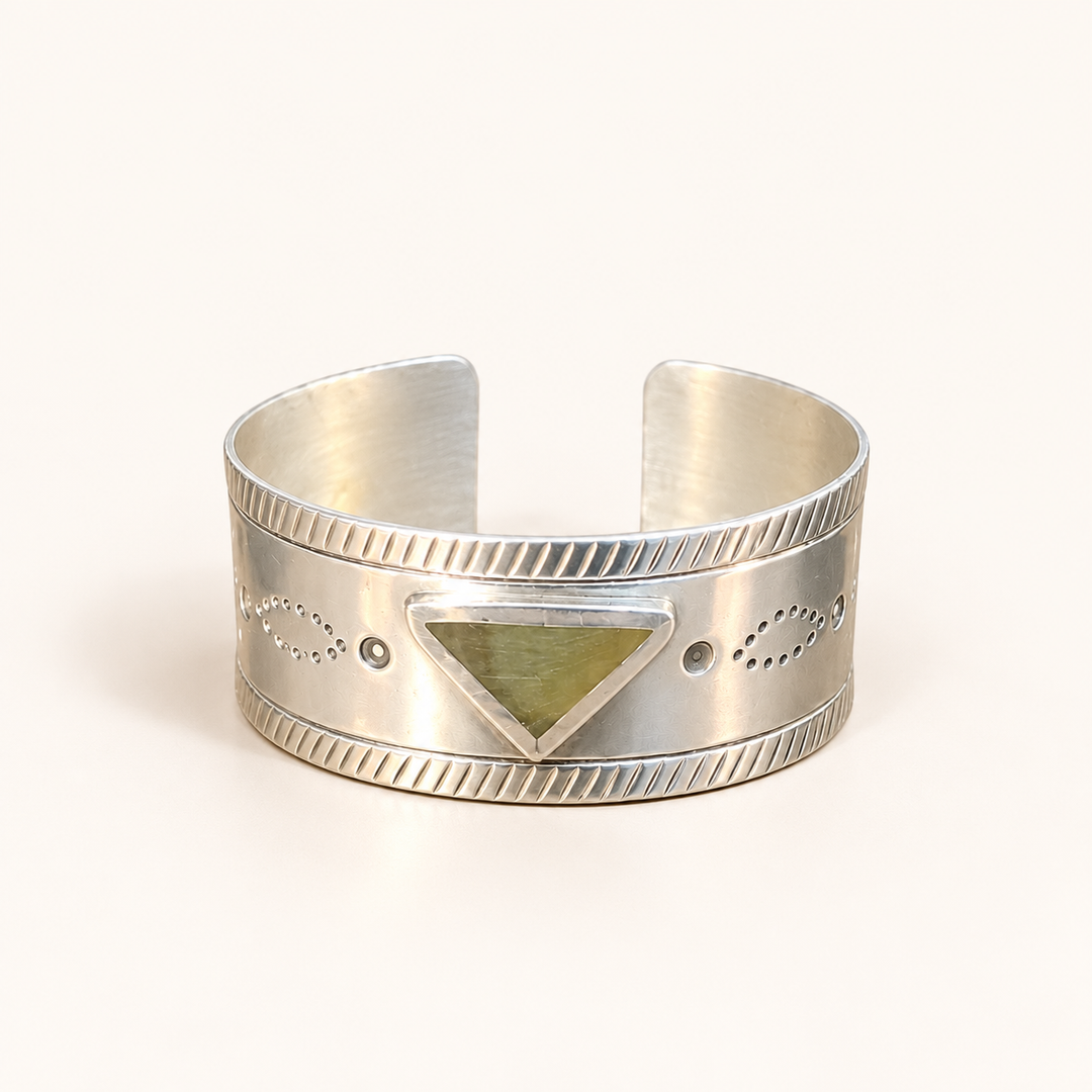 Esclava de Plata con detalle triangular