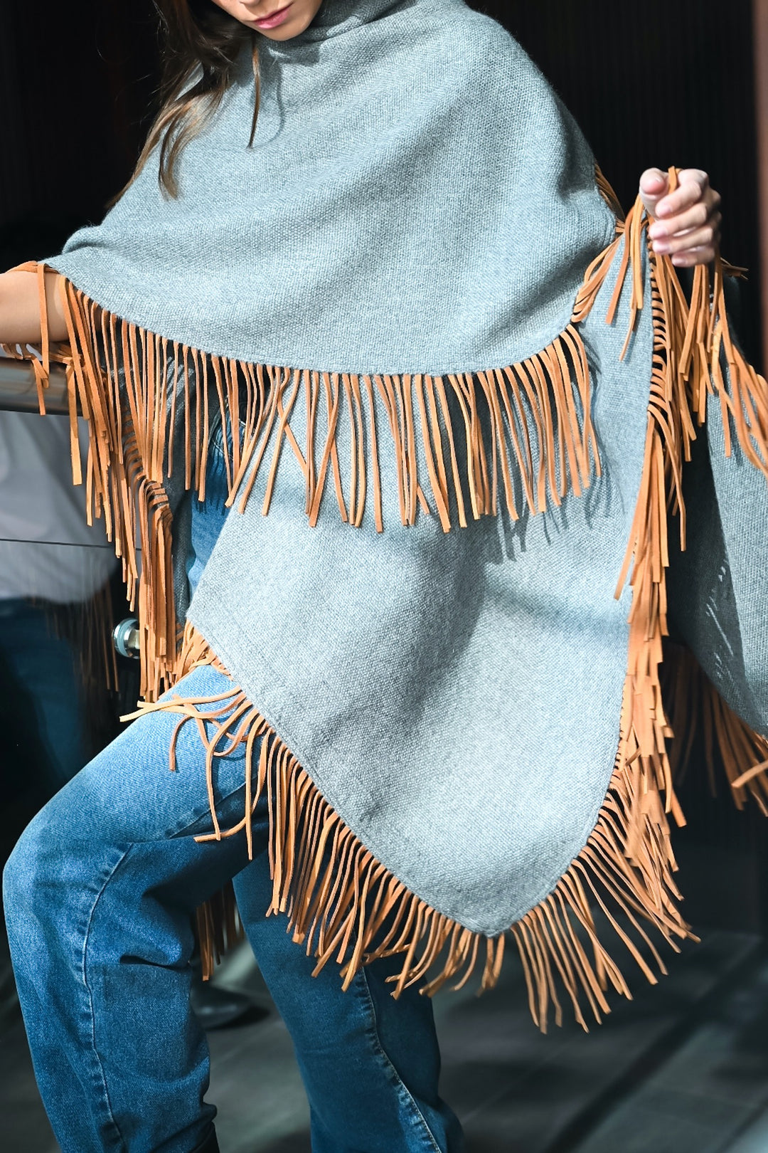 Manta Alpaca Gris Flecos Cuero