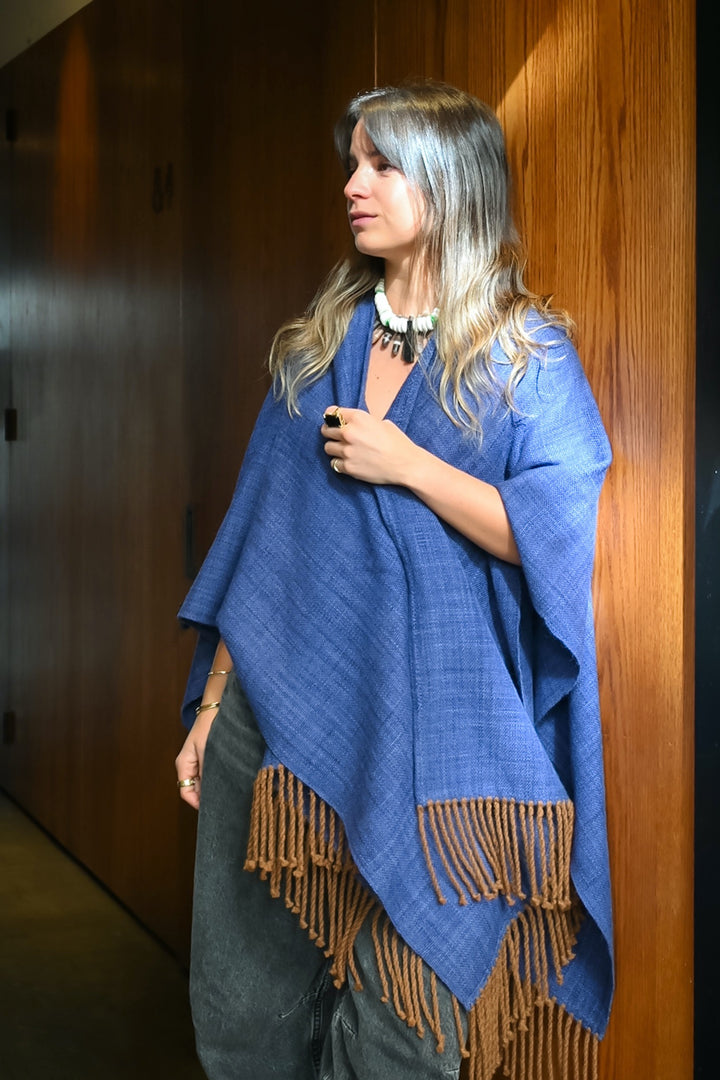 Manta Alpaca Azul Flecos Camel