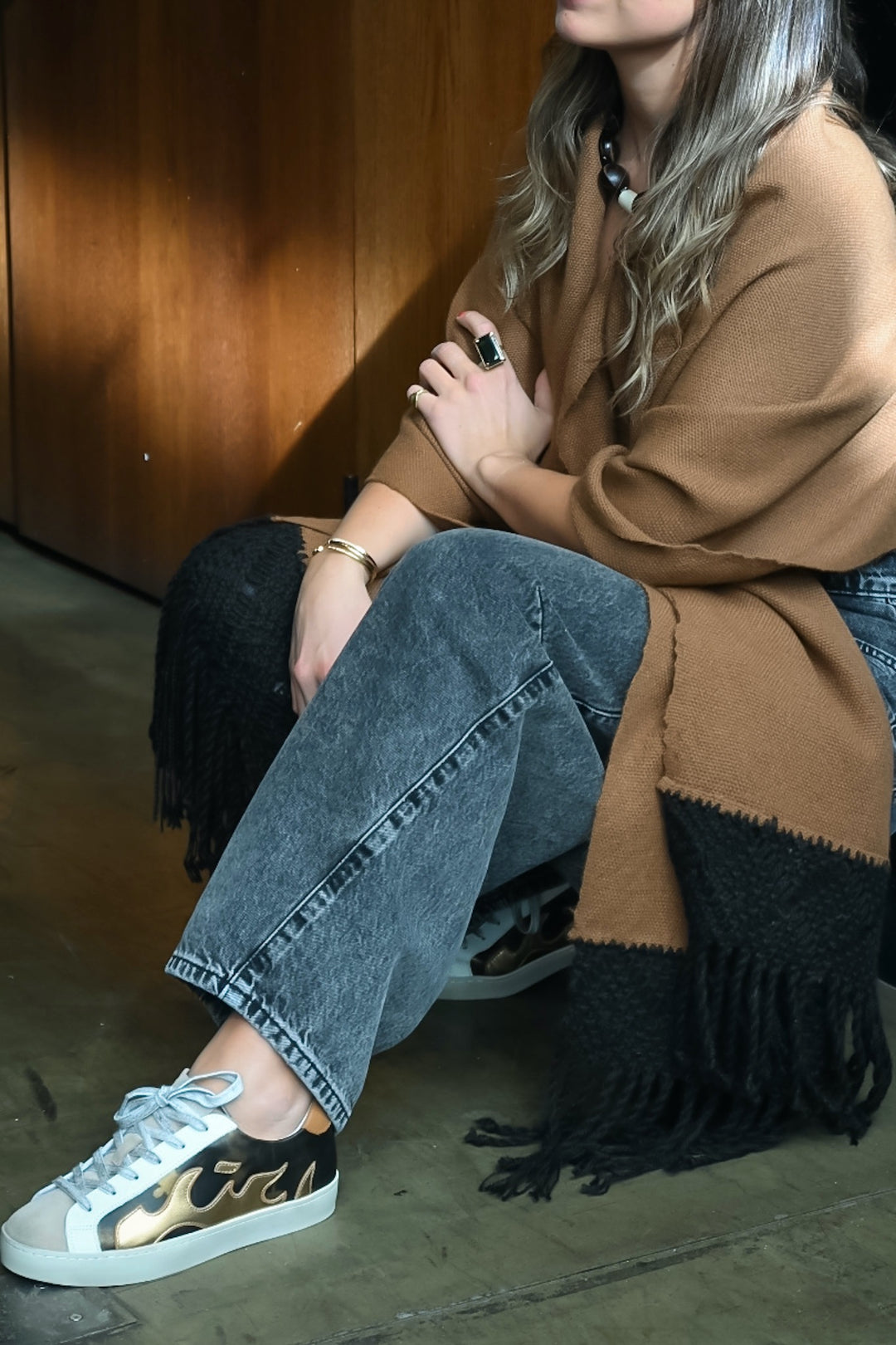 Tapado Alpaca Camel Negro Macramé
