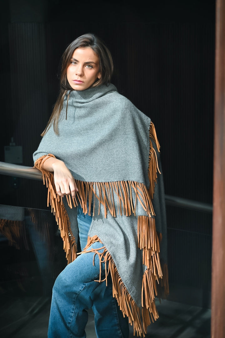 Manta Alpaca Gris Flecos Cuero