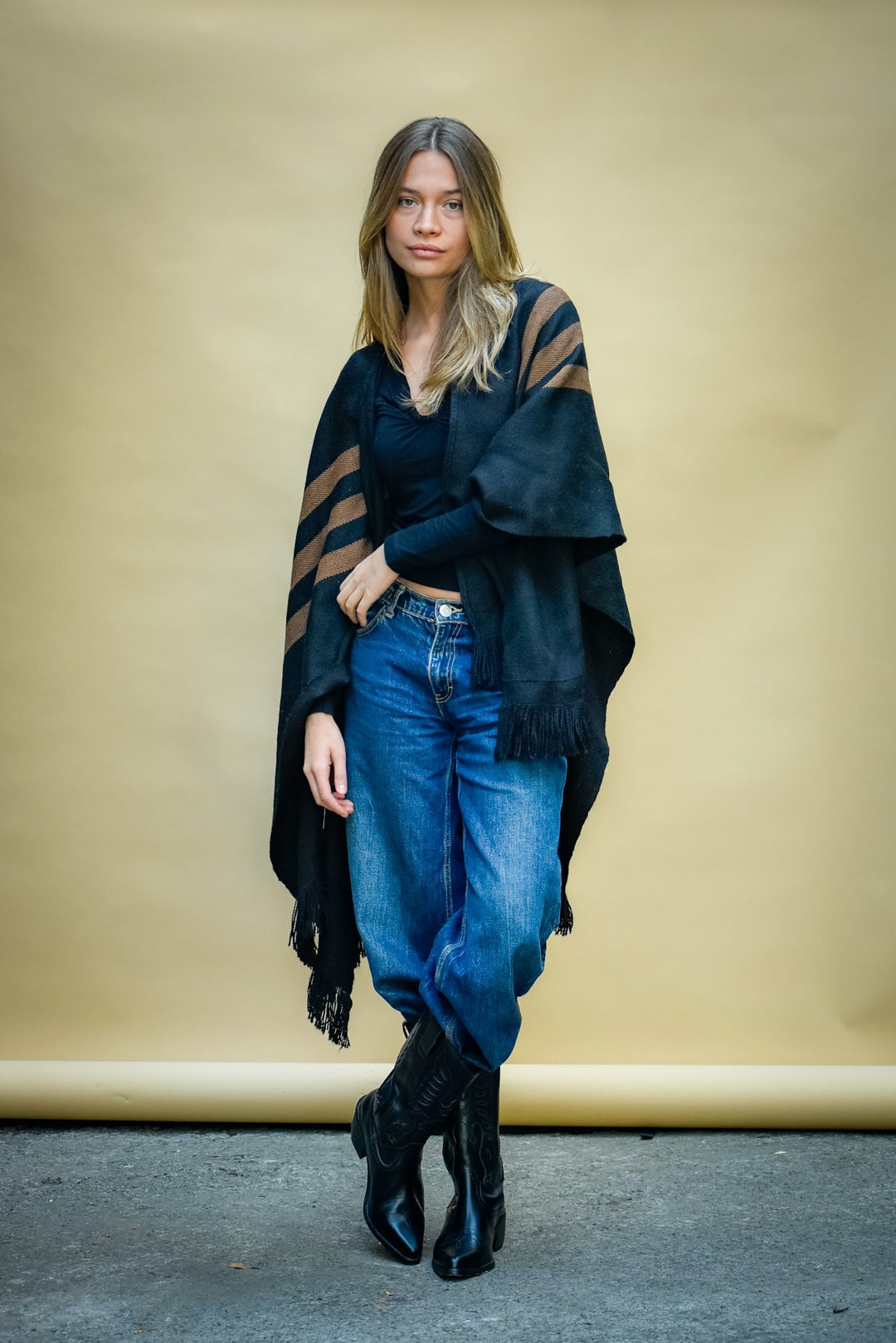 Manta Alpaca Negro Camel 
