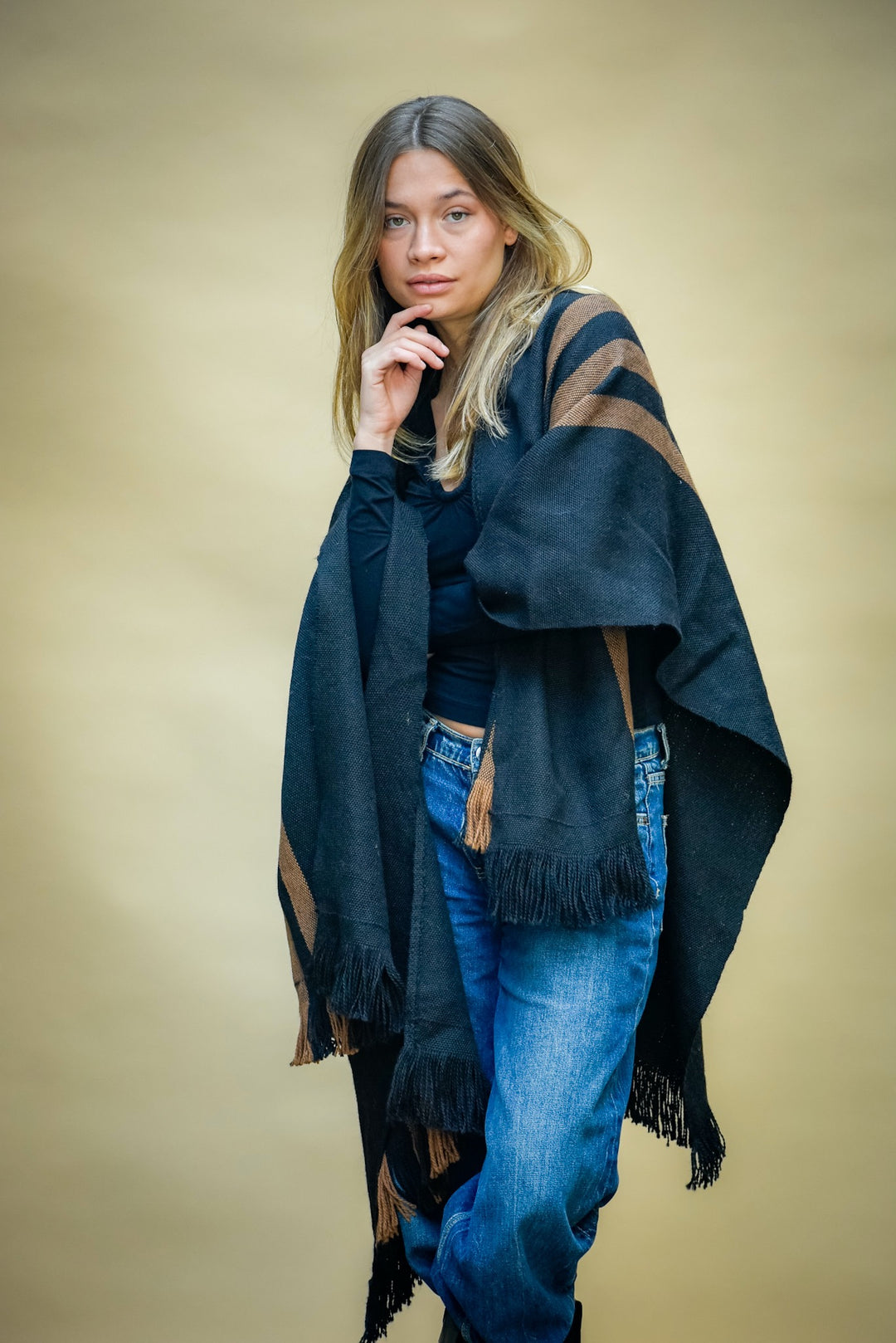 Manta Alpaca Negro Camel 
