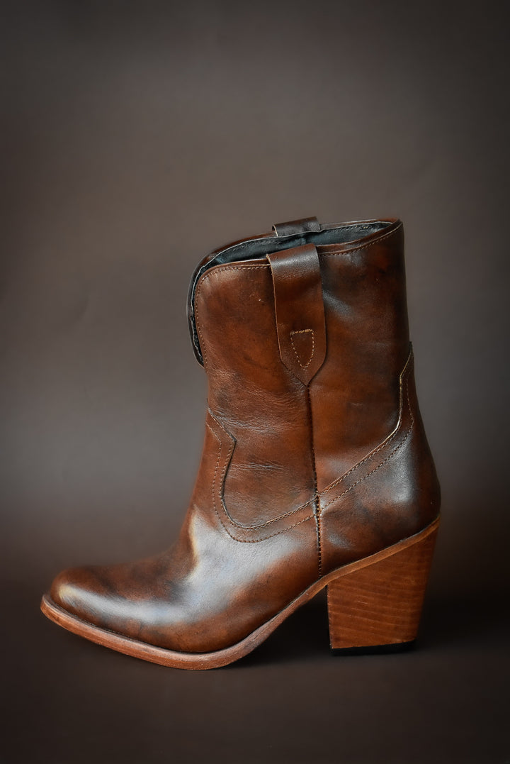 Bota Isabel Caramelo taco
