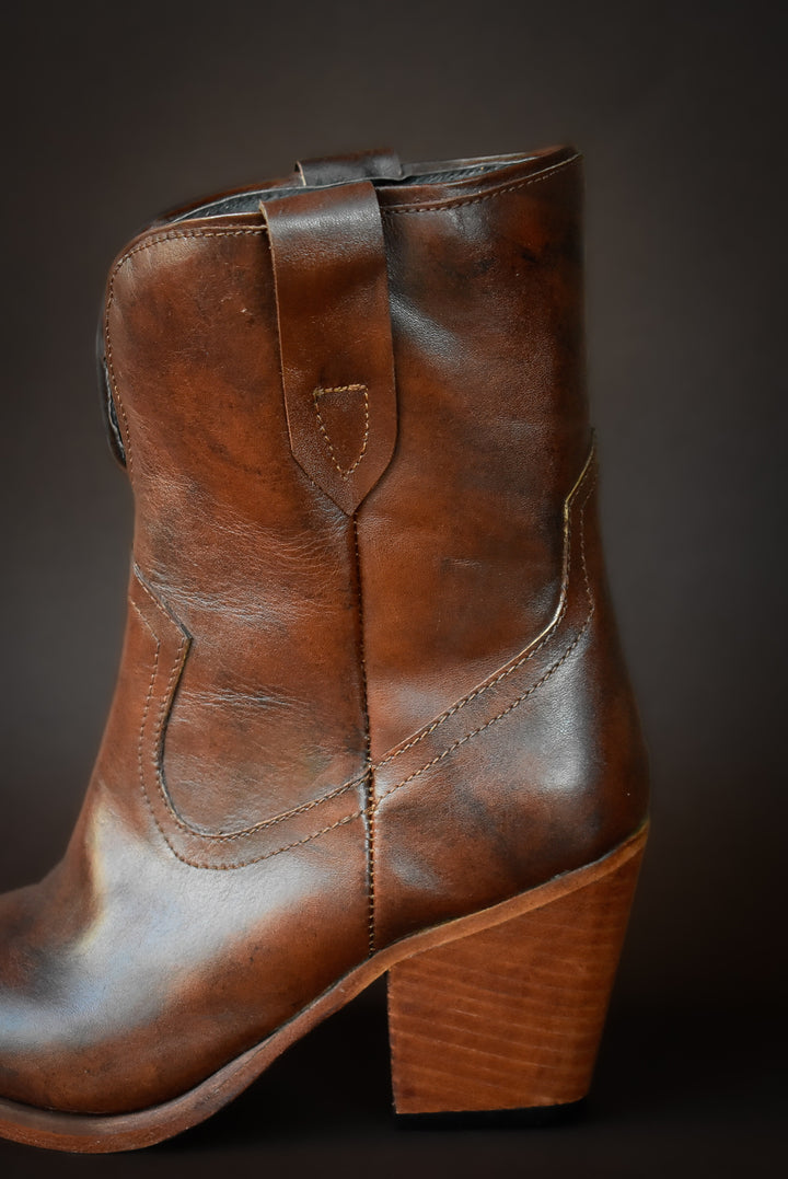 Bota Isabel Caramelo taco