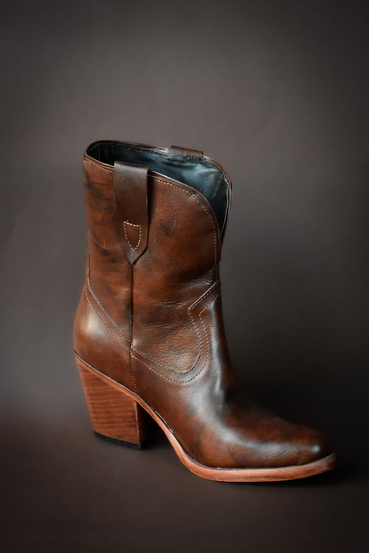 Bota Isabel Caramelo taco
