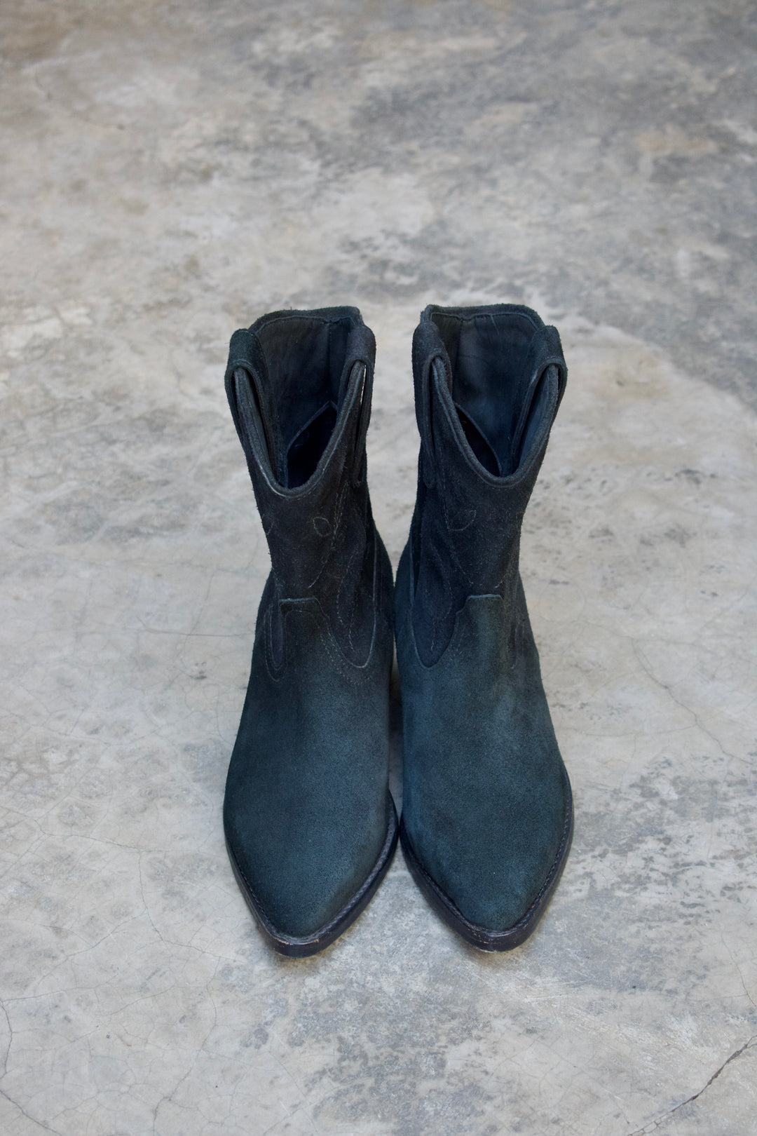 Bota Vaquera Gamuza Corta Negra