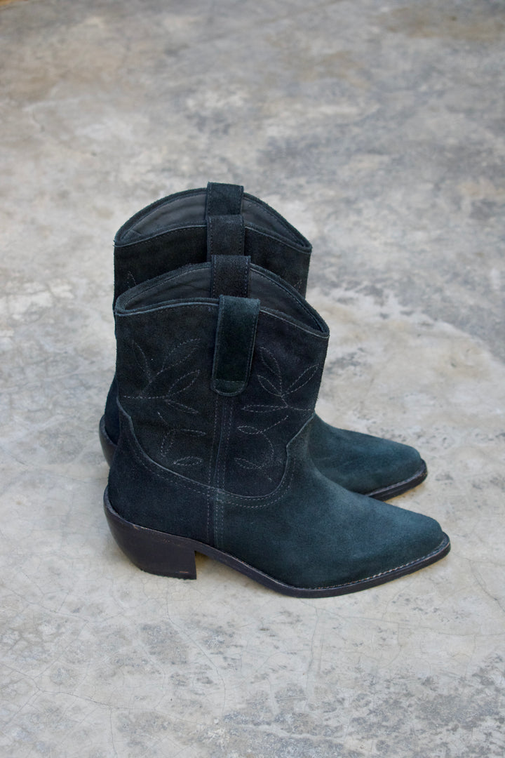 Bota Vaquera Gamuza Corta Negra