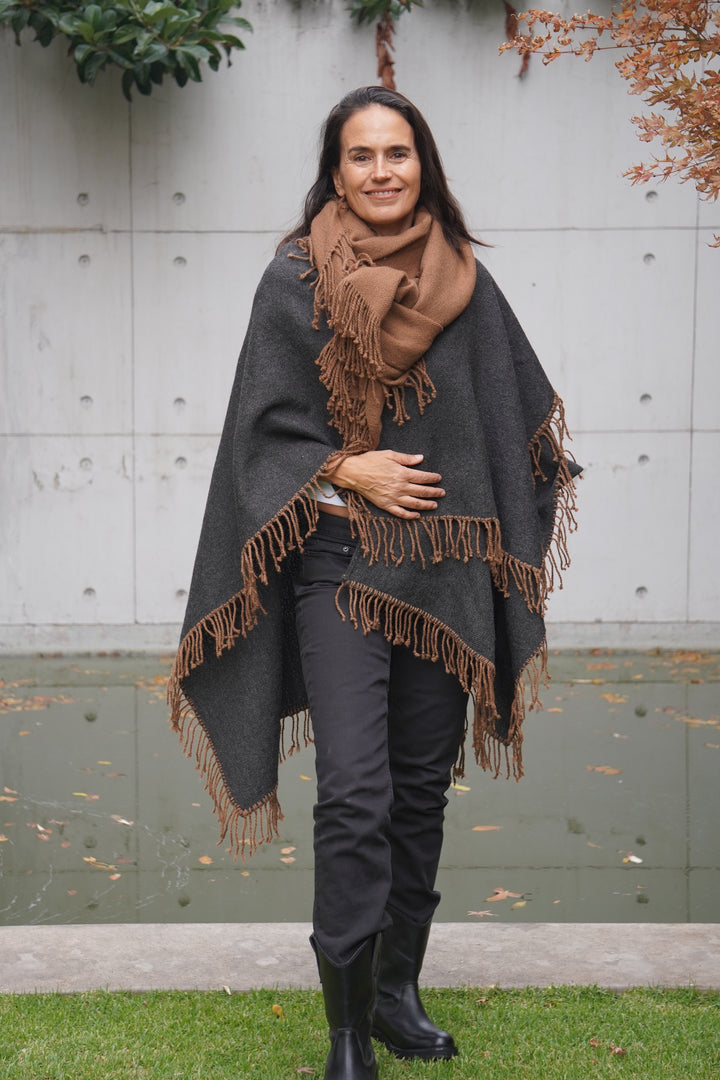Manta Alpaca Marengo/Flecos Camel Contorno