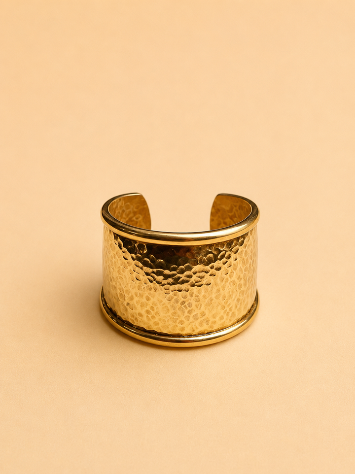 Esclava Martillada Bronce