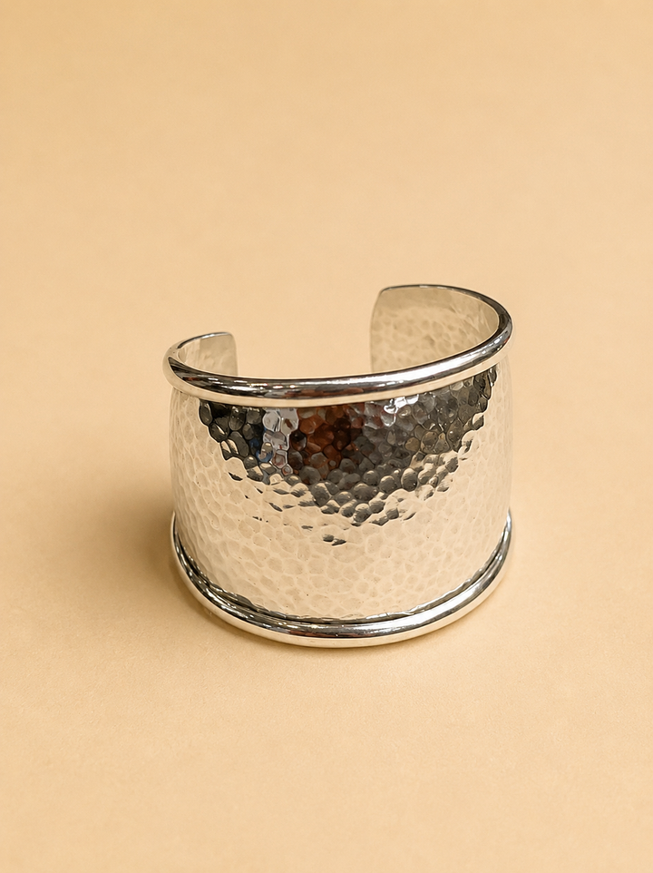 Esclava Martillada de Plata