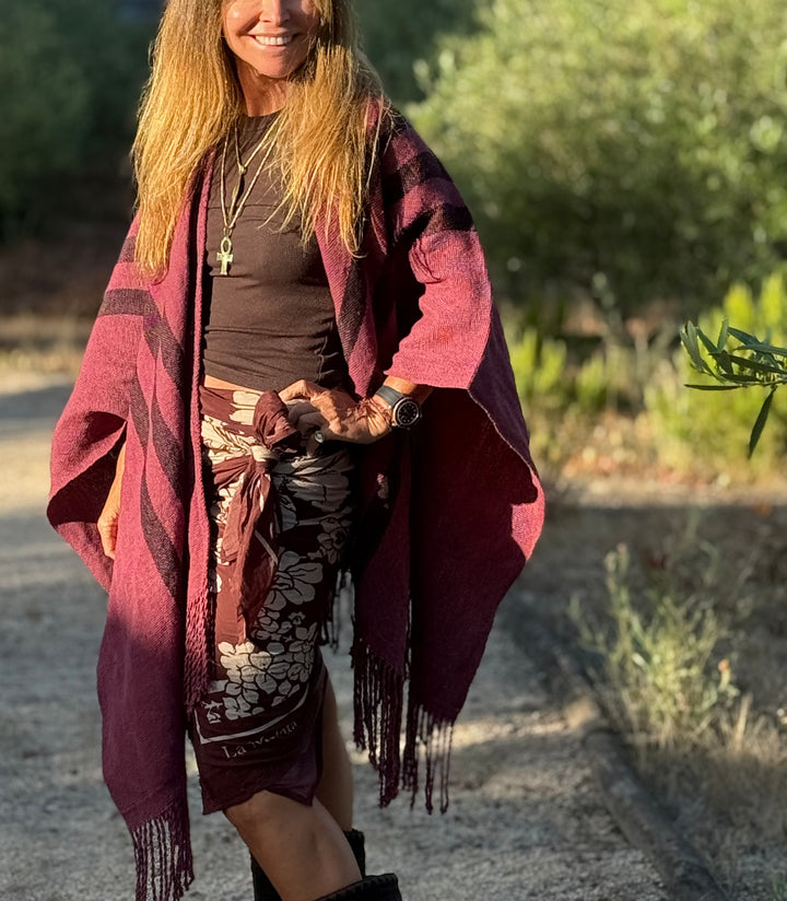 Manta de lino burdeo negro