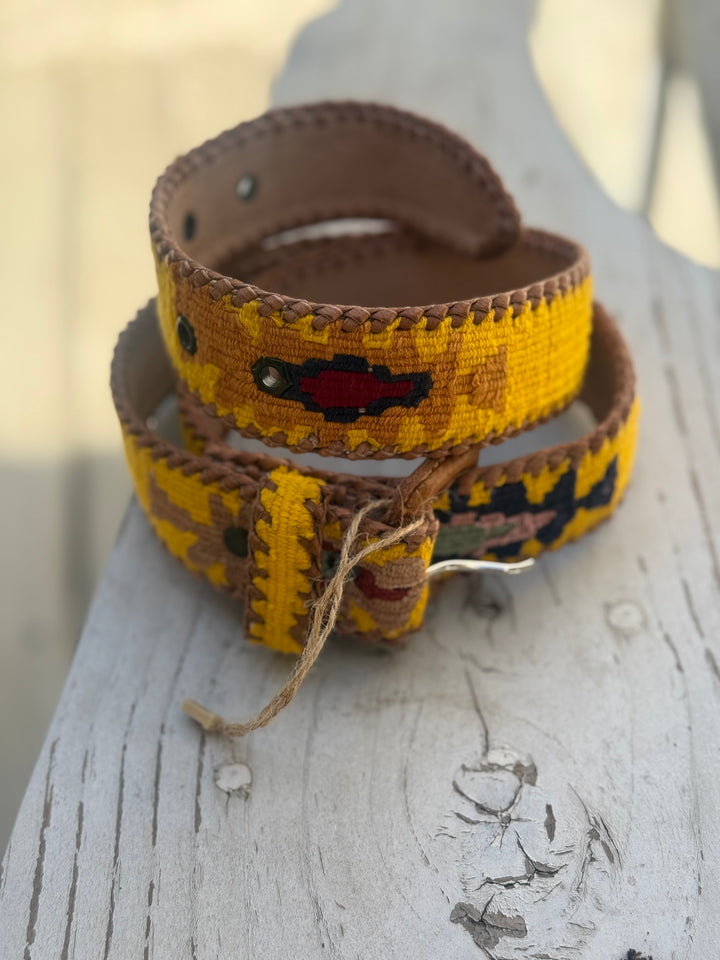 Cinturón de cuero hecho a mano en España