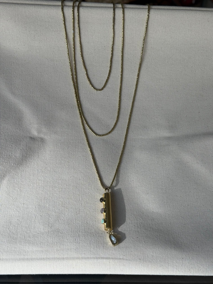 Mostacilla bronce hecha mano