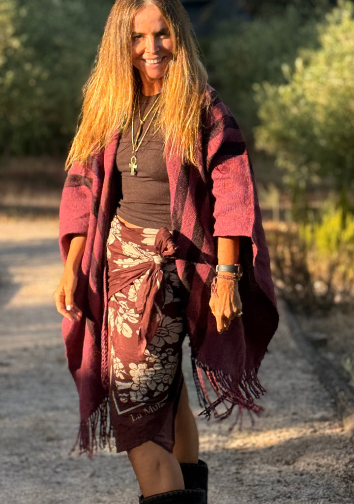 Manta de lino burdeo negro