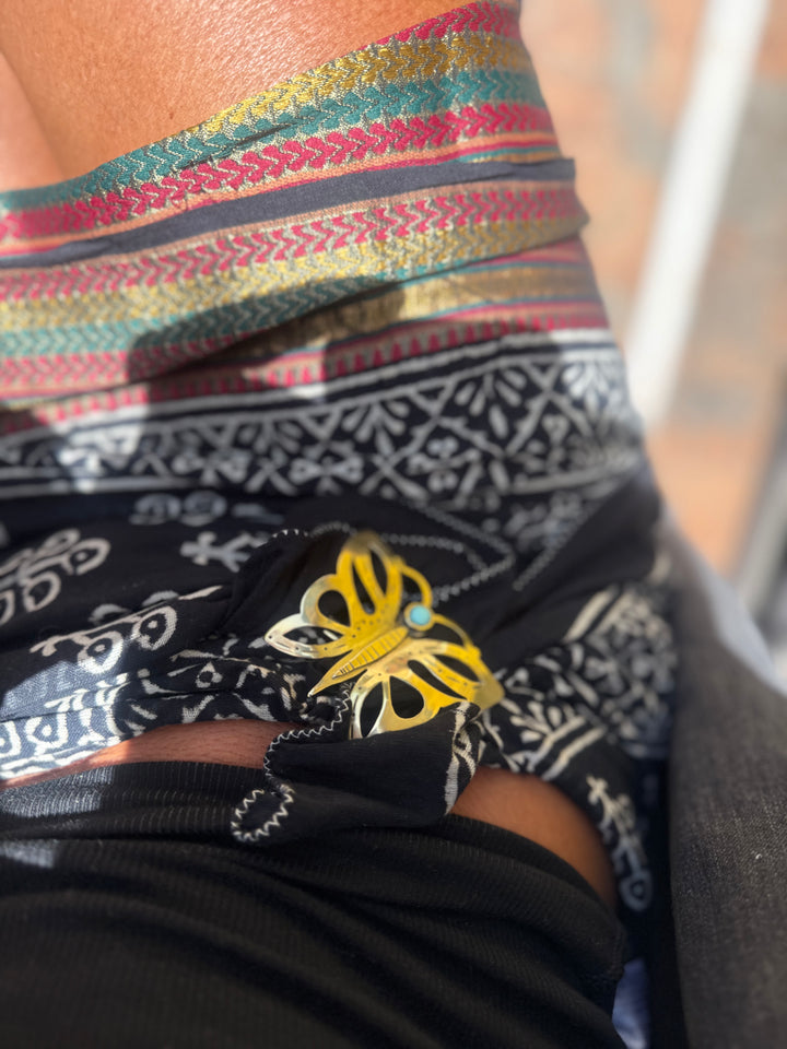 Mariposa colgante y prendedor bronce turquesa