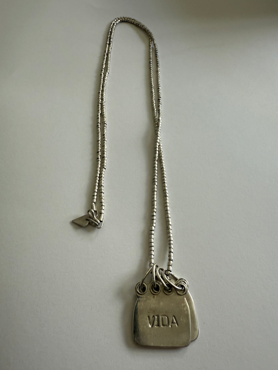 Collar de mostacilla