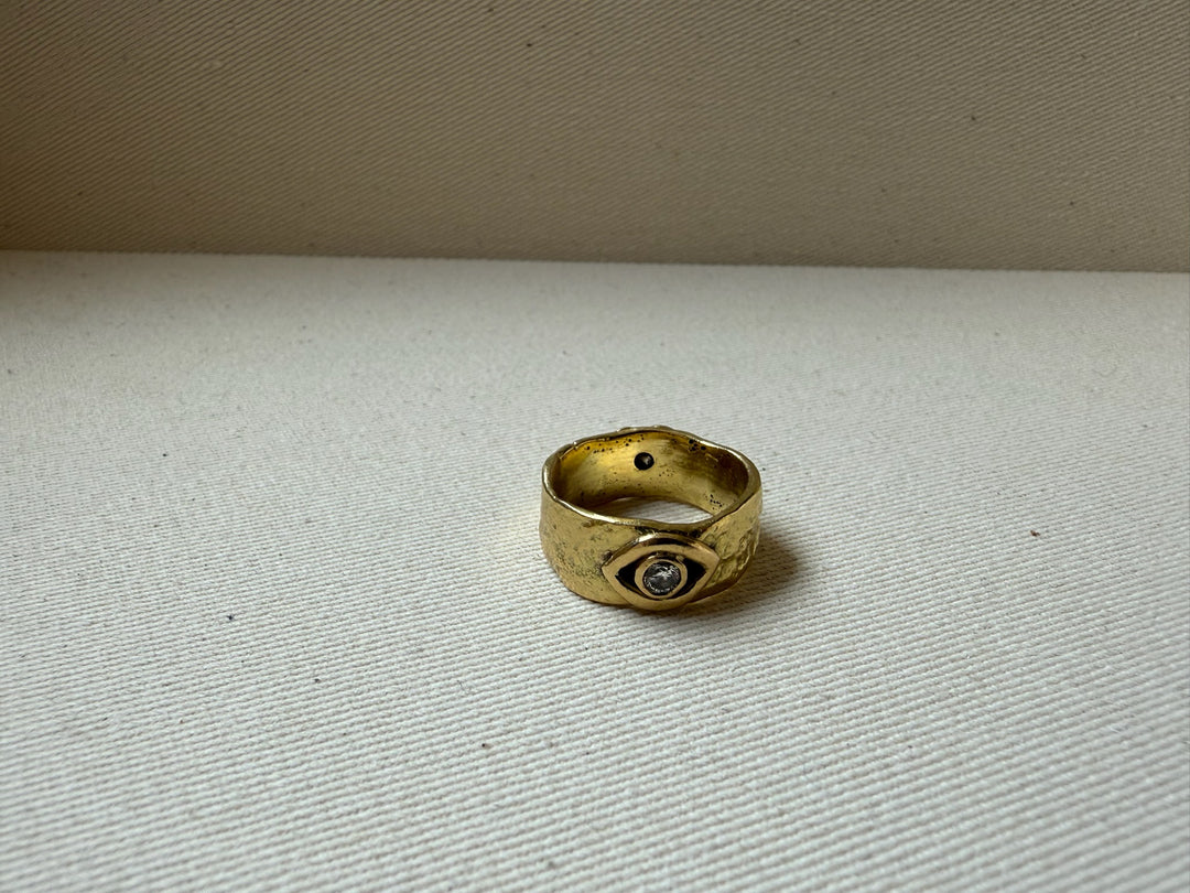 Anillo ojo y boca de oro con brillantes