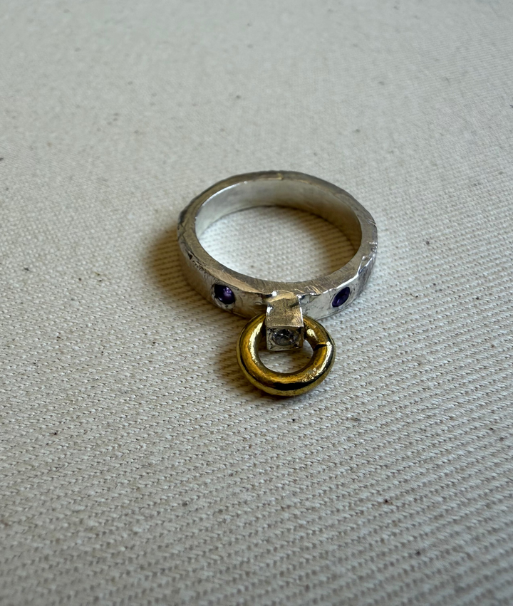 Anillo de plata con amatista