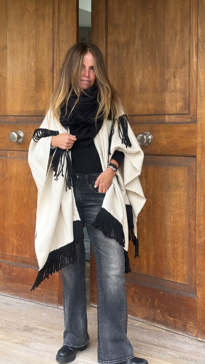 Manta Alpaca Blanca/Flecos Negros