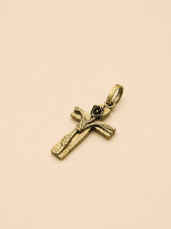 Colgante Cruz Rosa de Bronce