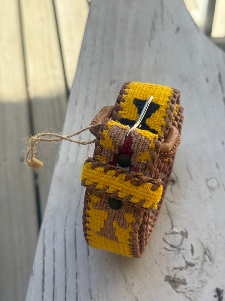 Cinturón de cuero hecho a mano en España