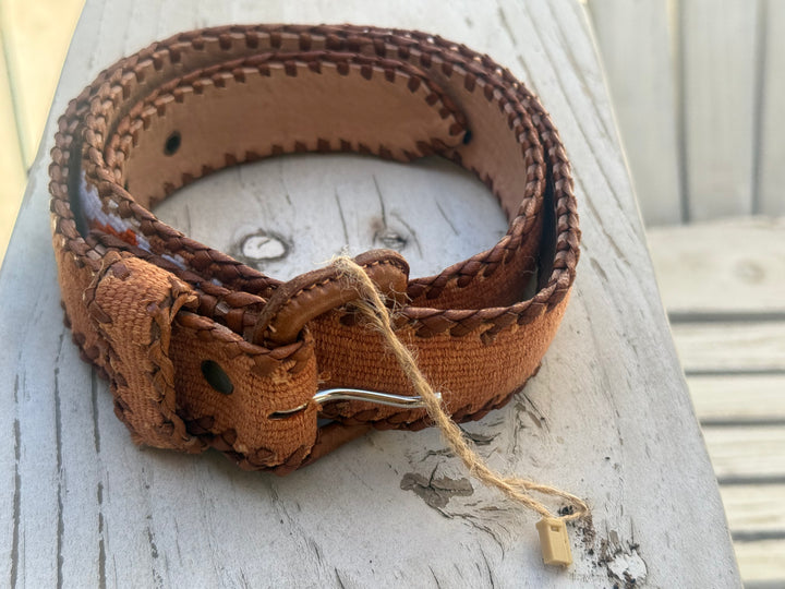 Cinturón de cuero hecho a mano en España