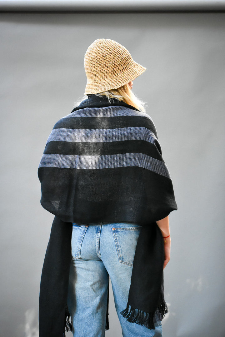 Echarpe Lino Negro Azul SS25