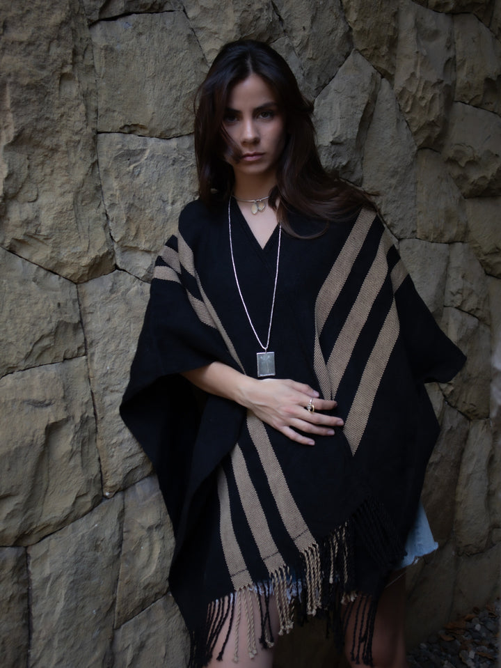 Manta de lino Negra Camel