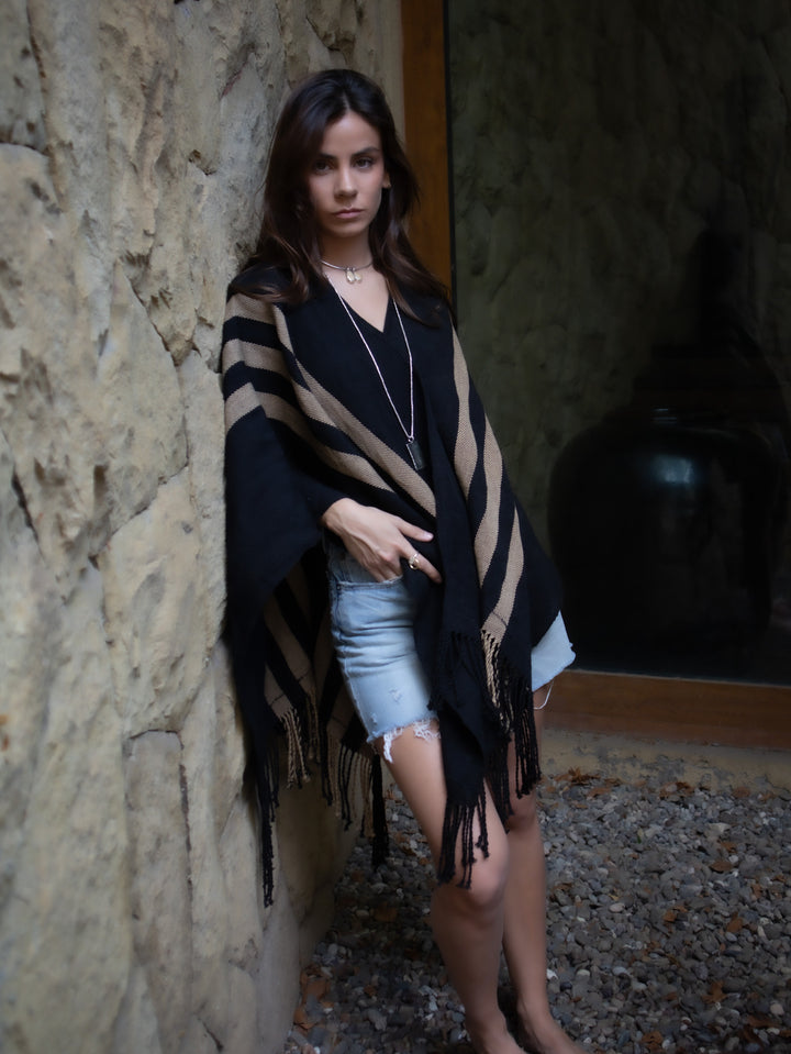 Manta de lino Negra Camel