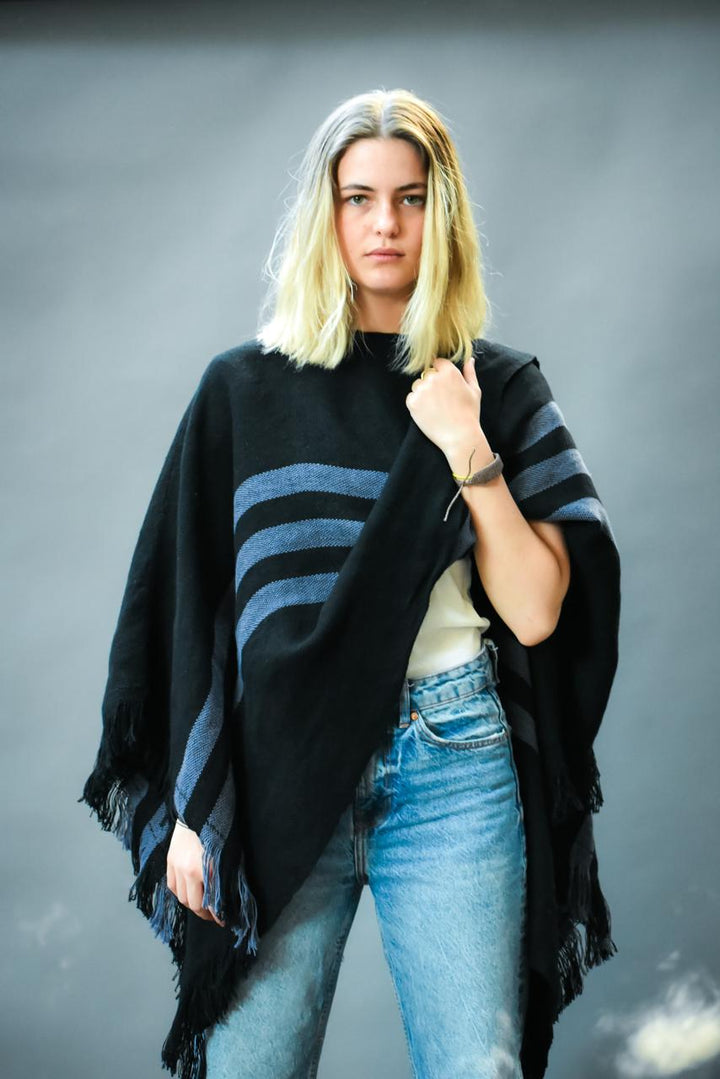 Poncho Lino Azul Celeste SS25